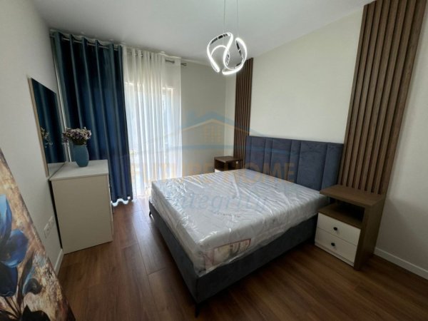 Tirane, jepet me qera apartament 2+1 Kati 3, 91 m² 850 € 