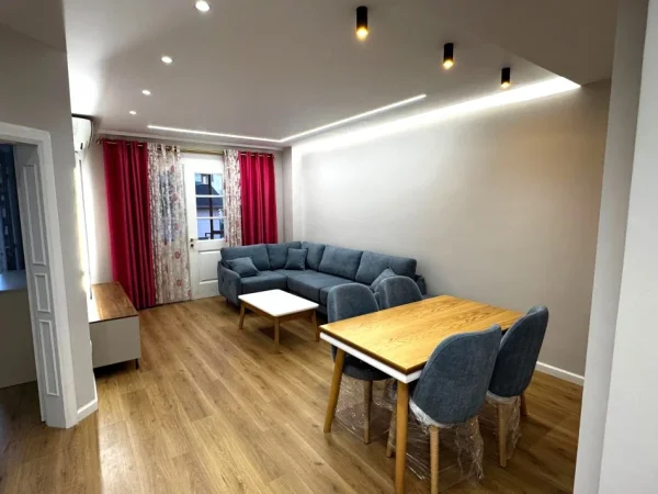 Shitet Apartament 1+1 i mobiluar me Hipoteke tek Kodra e Diellit.