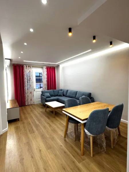 Shitet Apartament 1+1 i mobiluar me Hipoteke tek Kodra e Diellit.