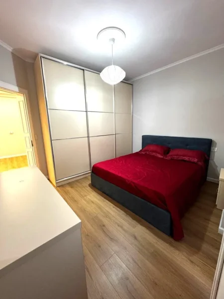 Shitet Apartament 1+1 i mobiluar me Hipoteke tek Kodra e Diellit.