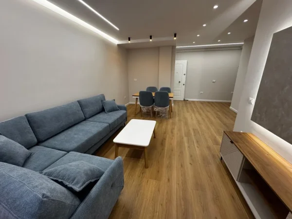 Shitet Apartament 1+1 i mobiluar me Hipoteke tek Kodra e Diellit.