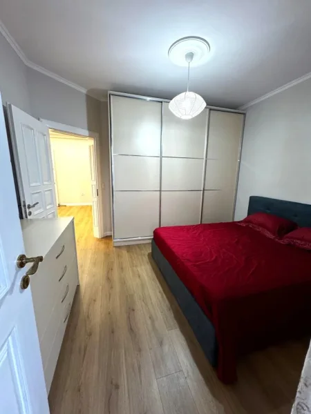 Shitet Apartament 1+1 i mobiluar me Hipoteke tek Kodra e Diellit.