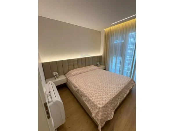 Tirane, shitet apartament 2+1+Ballkon Kati 7, 121 m² 242.000 € (unaza e re)