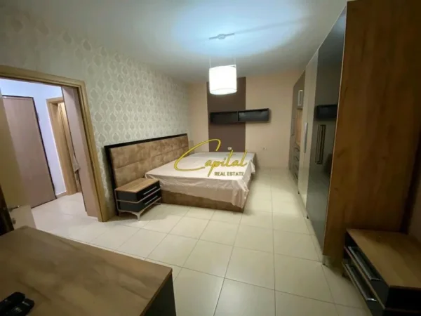 Tirane, jepet me qera apartament 2+1 Kati 5, 100 m² 600 € (ISH STACIONI TRENIT)