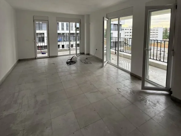 Tirane, jepet me qera apartament 2+1 Kati 3, 117 m² 600 € 