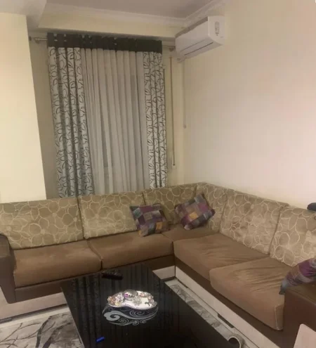 Tirane, jepet me qera apartament 1+1+Ballkon Kati 6, 63 m² 460 € (afer bar oslo)