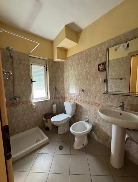 Tirane, shitet apartament 1+1+Ballkon Kati 4, 54 m² 103.000 € 