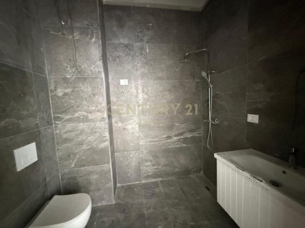 Tirane, shitet 1+1 Kati 7, 74 m² 184.750 € (Bulevardi i Ri)