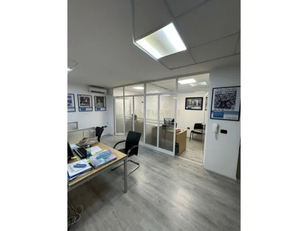 Tirane, shitet apartament 2+1 Kati 2, 108 m² 325.000 € (Ish Blloku)