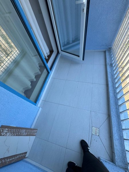 Tirane, jepet me qera apartament 1+1 , 450 €