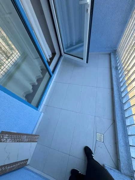 Tirane, jepet me qera apartament 1+1 , 450 €