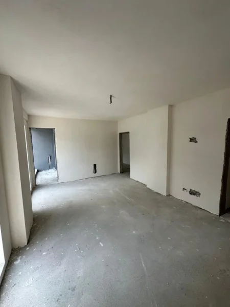 Tirane, shitet apartament 1+1+Ballkon Kati 4, 67 m² 65.000 € (Univers City QTU)