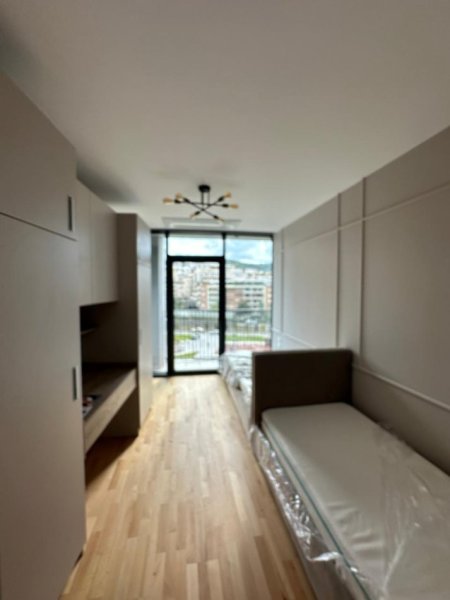 Tirane, jepet me qera apartament 2+1 Kati 4, 110 m² 1.800 € (LAKE VIEW)