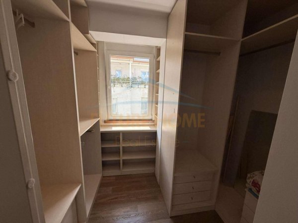 Tirane, jepet me qera apartament 2+1 Kati 5, 135 m² 1.100 € 