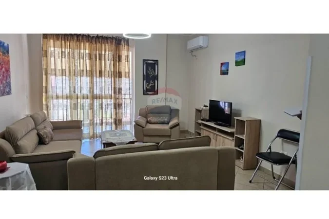 Tirane, jepet me qera apartament 3+1+Ballkon Kati 7, 125 m² 850 € 