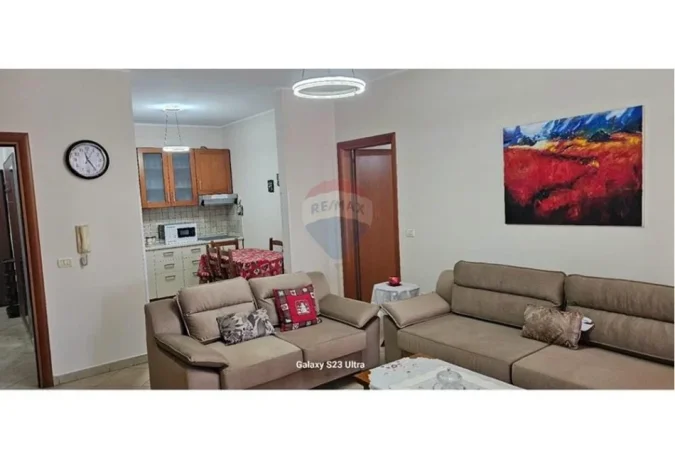 Tirane, jepet me qera apartament 3+1+Ballkon Kati 7, 125 m² 850 € 