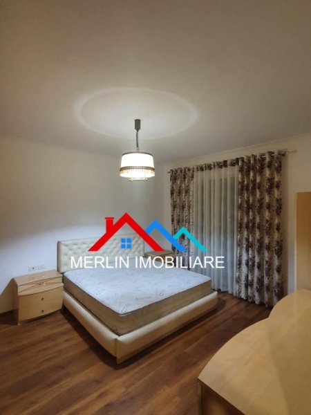 Tirane, jepet me qera apartament 3+1+Ballkon Kati 1, 120 m² 800 € (RRUGA FROSINA PLAKU,21 DHJETORI.)
