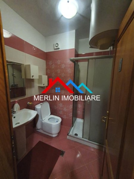 Tirane, jepet me qera apartament 3+1+Ballkon Kati 1, 120 m² 800 € (RRUGA FROSINA PLAKU,21 DHJETORI.)