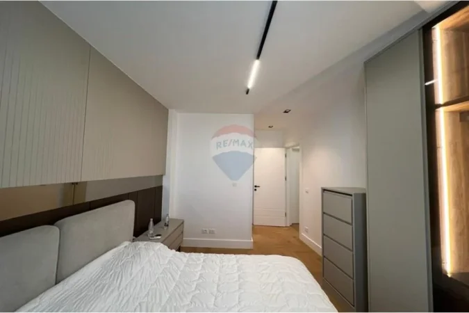 Tirane, jepet me qera apartament 2+1+Ballkon , 118 m² 2.200 € (Lake View)