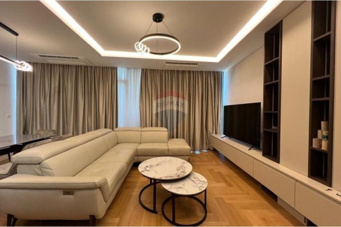 Tirane, jepet me qera apartament 2+1+Ballkon , 118 m² 2.200 € (Lake View)