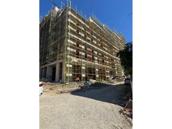 Tirane, shitet garsonier 1+1 Kati 2, 47 m² 70.000 € (Rruga “Zhegu” (Prane ish-burgut))