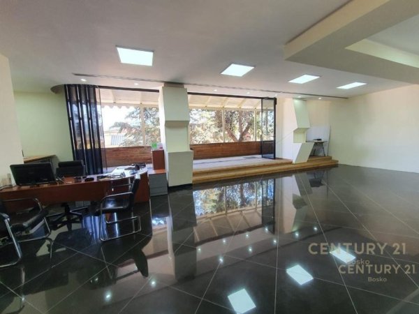 Tirane, jepet me qera zyre Kati 1, 100 m² 1.000 € (Don Bosko)