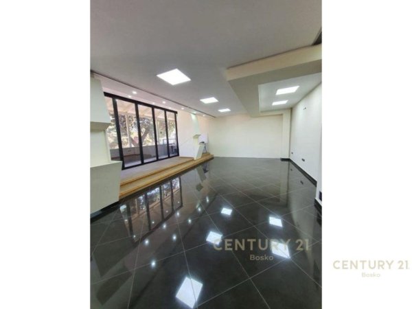 Tirane, jepet me qera zyre Kati 1, 100 m² 1.000 € (Don Bosko)