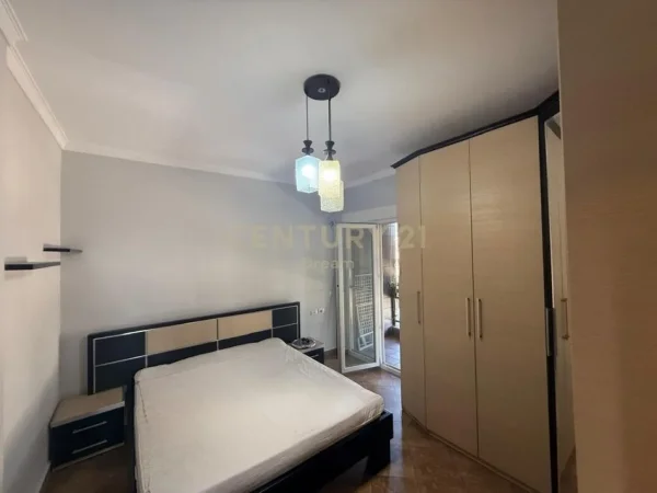 Tirane, shitet apartament 2+1+Ballkon Kati 6, 111 m² (Oxhaku)