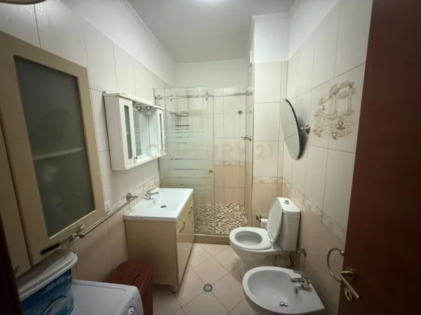Tirane, shitet apartament 2+1+Ballkon Kati 6, 111 m² (Oxhaku)