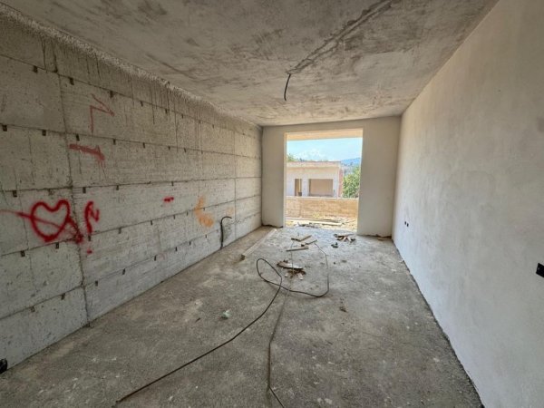 Tirane, shitet Vile 2 Katshe Kati 1, 218 m² 520.000 € 