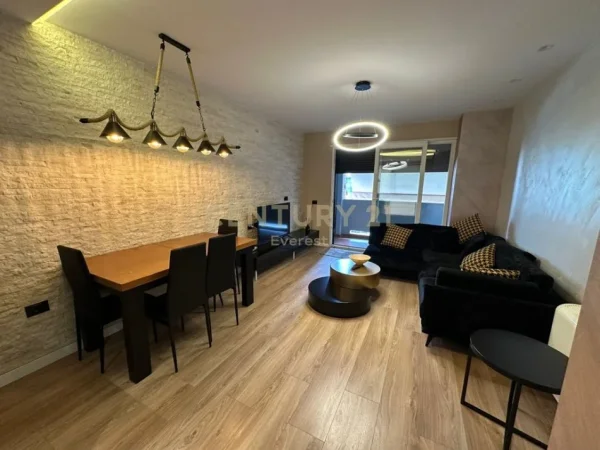 Tirane, jepet me qera apartament 2+1 Kati 5, 124 m² 900 € (JORDAN MISJA)