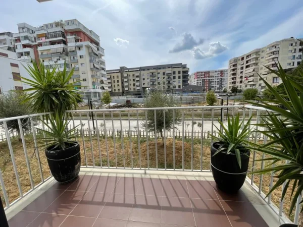 jepet me qera zyra me mobilje gati per pune Kati 1, 110 m² 700 €