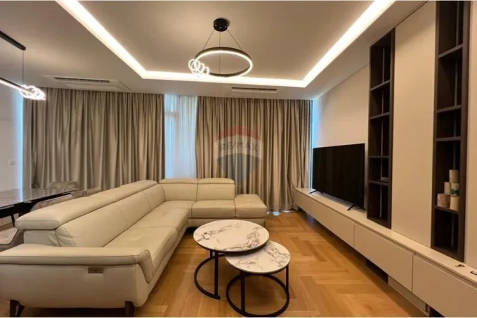 Tirane, jepet me qera apartament 2+1+Ballkon , 120 m² 2.200 € 