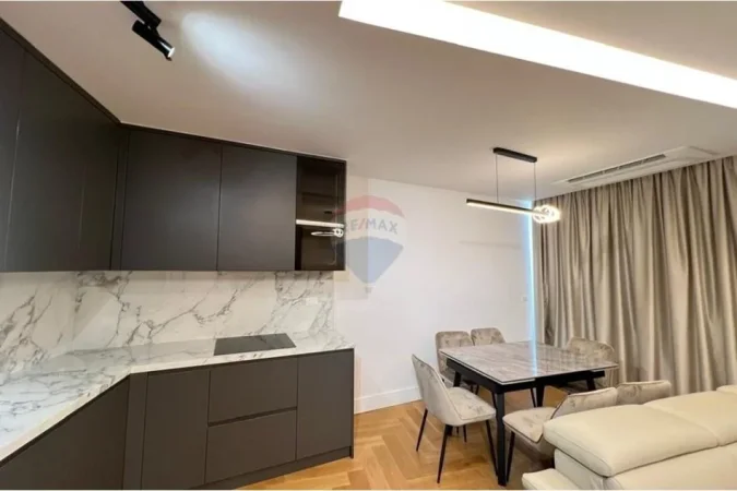 Tirane, jepet me qera apartament 2+1+Ballkon , 120 m² 2.200 € 