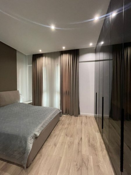 Tirane, jepet me qera apartament 1+1 , 69 m² 850 € 