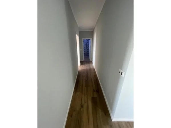 Tirane, shitet apartament 3+1 Kati 4, 124 m² 124.000 € (FRESK)
