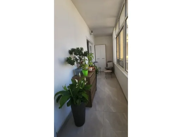 Tirane, jepet me qera apartament 2+1 Kati 6, 102 m² 800 € (Rruga e Kavajes.)