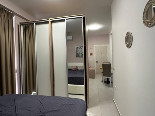 Tirane, jepet me qera garsonier 1+1 , 40 m² 350 € 