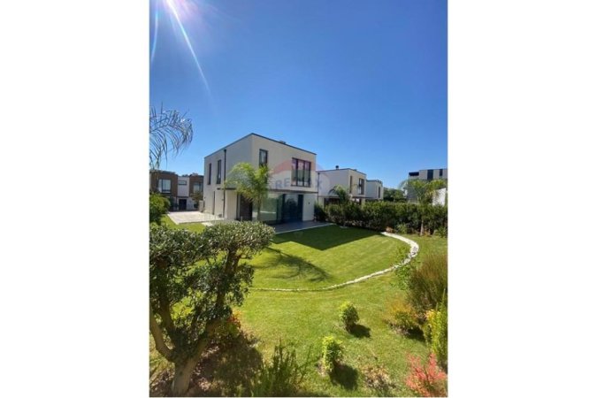 Tirane, shitet Vile 4+1+Ballkon , 340 m² 1.250.000 € 