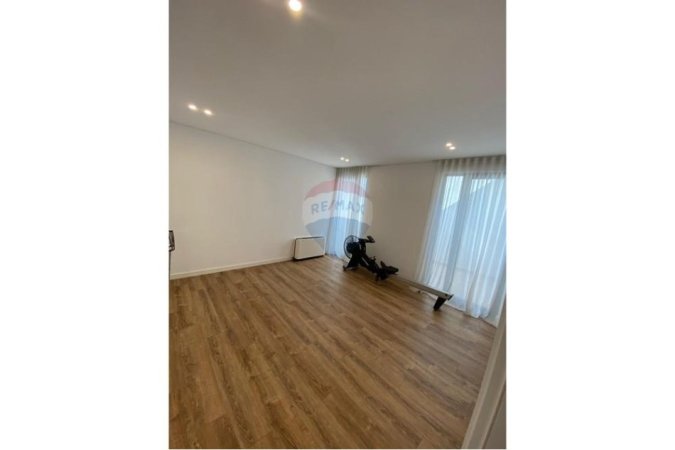 Tirane, shitet Vile 4+1+Ballkon , 340 m² 1.250.000 € 