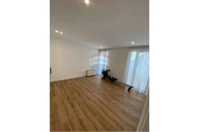Tirane, shitet Vile 4+1+Ballkon , 340 m² 1.250.000 € 