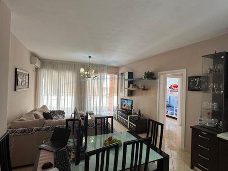 Tirane, jepet me qera apartament 2+1+Ballkon Kati 4, 100 m² 450 € 