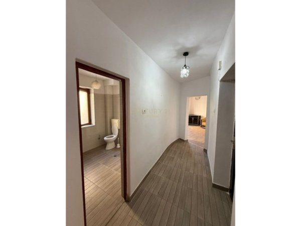 Tirane, shitet apartament 1+1 Kati 2, 71 m² 109.000 € (Laprakë)