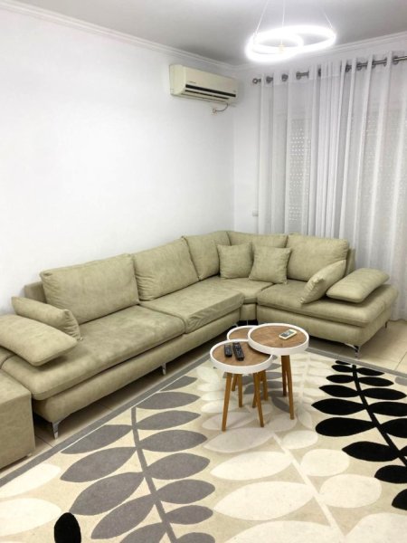 JEPET ME QIRA SUPER APARTAMENT 2+1+2 NE DON BOSKO PER 4 VAJZA NGA 175 =700 €URO