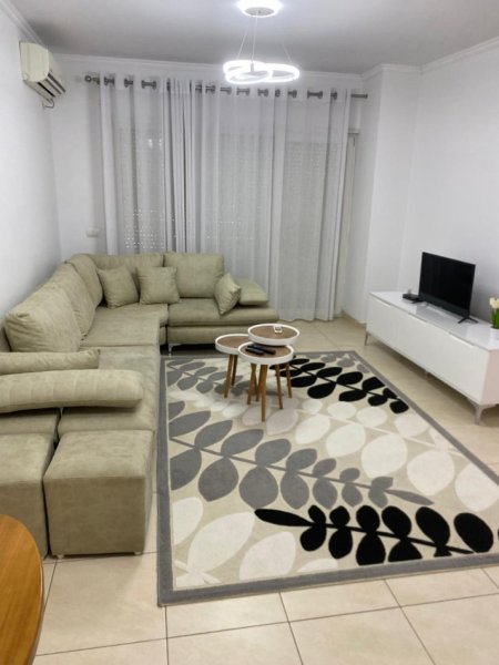 JEPET ME QIRA SUPER APARTAMENT 2+1+2 NE DON BOSKO PER 4 VAJZA NGA 175 =700 €URO
