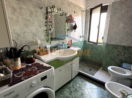 Tirane, jepet me qera apartament 2+1 Kati 3, 85 m² 550 € 