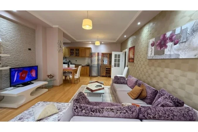Tirane, shitet apartament 2+1+Ballkon , 134 m² 204.000 € 