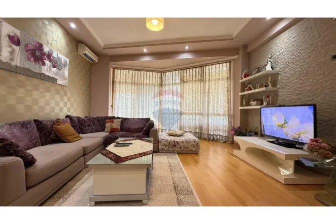 Tirane, shitet apartament 2+1+Ballkon , 134 m² 204.000 € 