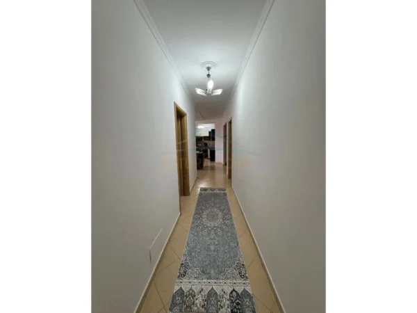 Tirane, jepet me qera apartament 2+1 Kati 7, 500 m² 500 € 