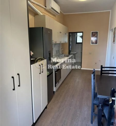 Tirane, jepet me qera apartament 1+1 Kati 2, 70 m² 450 € (Komuna e Parisit)